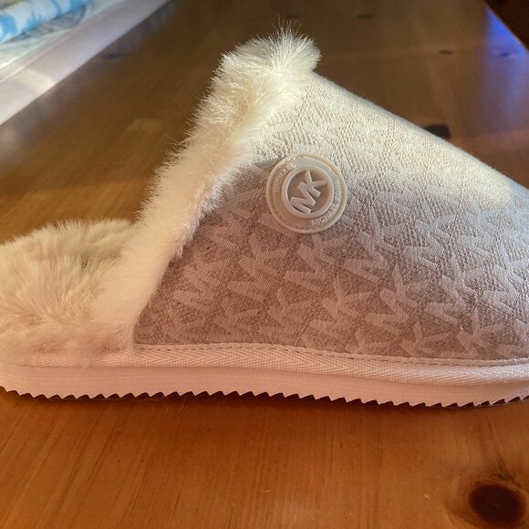 **NEW** Michael Kors Janis slipper   in original box - Picture 1 of 4